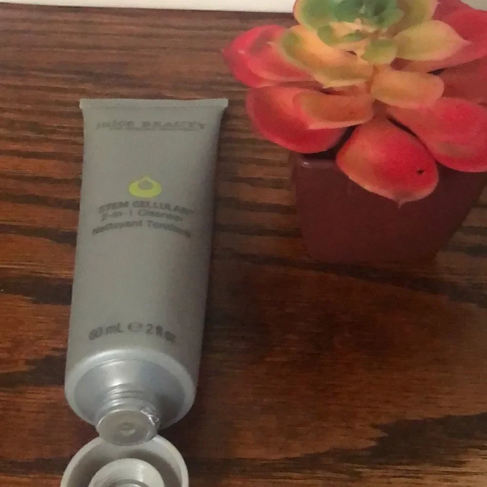 STEM CELLULAR™ SKINCARE 2-IN-1 CLEANSER NEW 60ml
